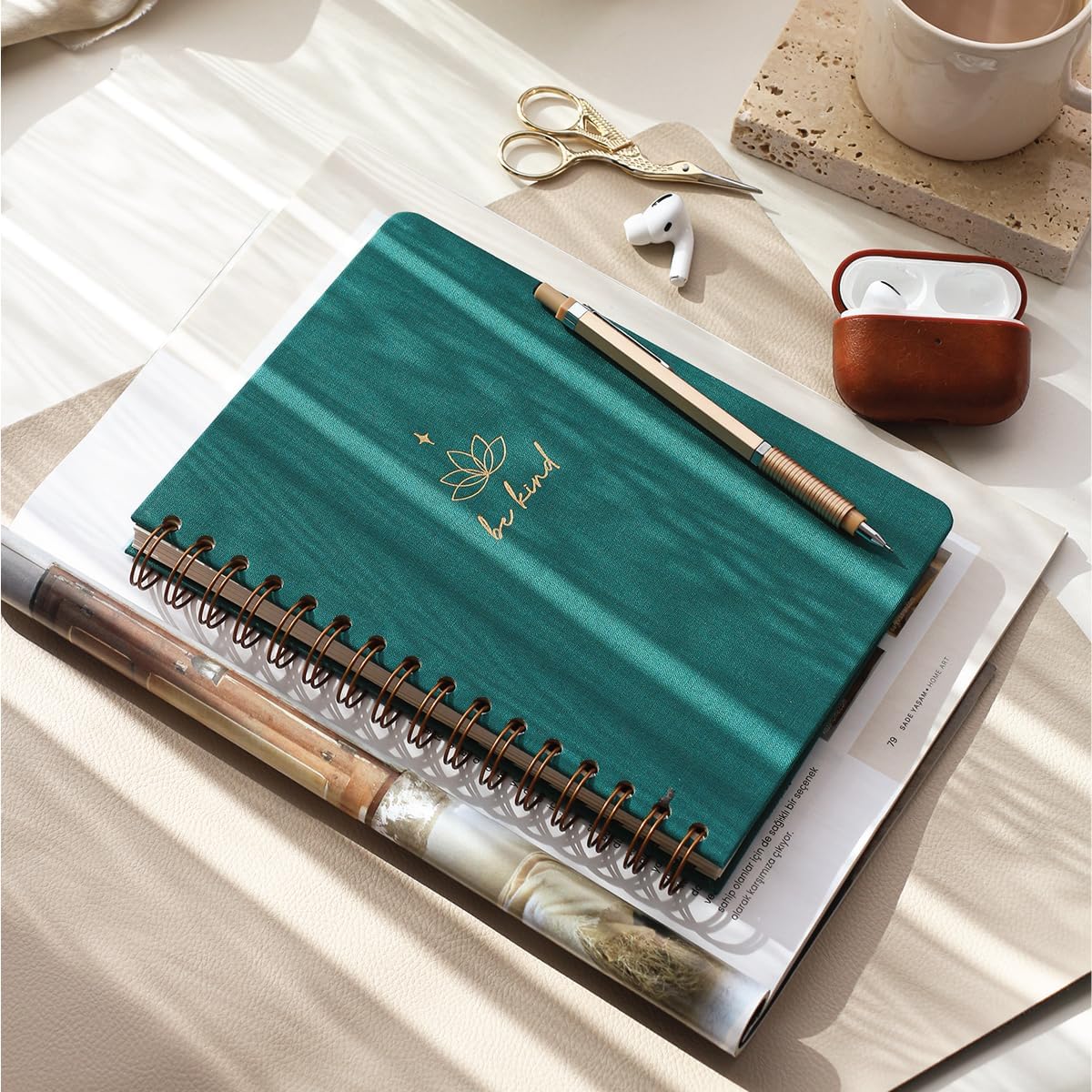 A5 Spiralli Sert Kapak Kareli Tarihsiz Not Defteri Koyu Yeşil