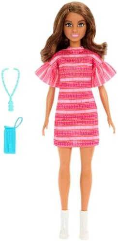 ve Teresa'nın Dostluk Tarifi, çıkarılabilir klasik elbisesi ve kolye gibi aksesuarlarıyla Teresa bebek, JCT02