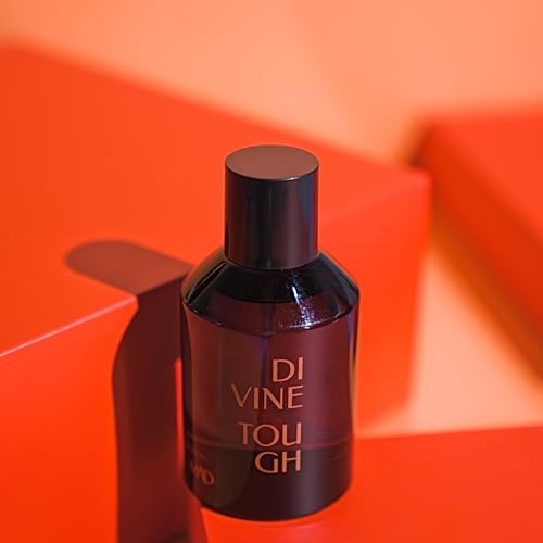 Divine Tough Extrait de Parfum 100 ml Erkek Parfüm – Armut, Sümbülteber ve Amber ile Odunsu, Çiçeksi ve Kalıcı Maskülen